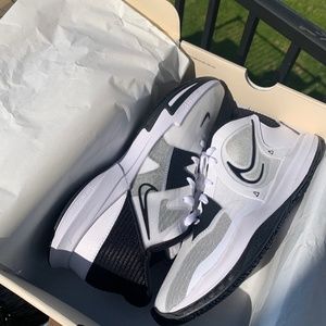 Nike Kyrie Low 5 TB White/Black-White Size 9.5